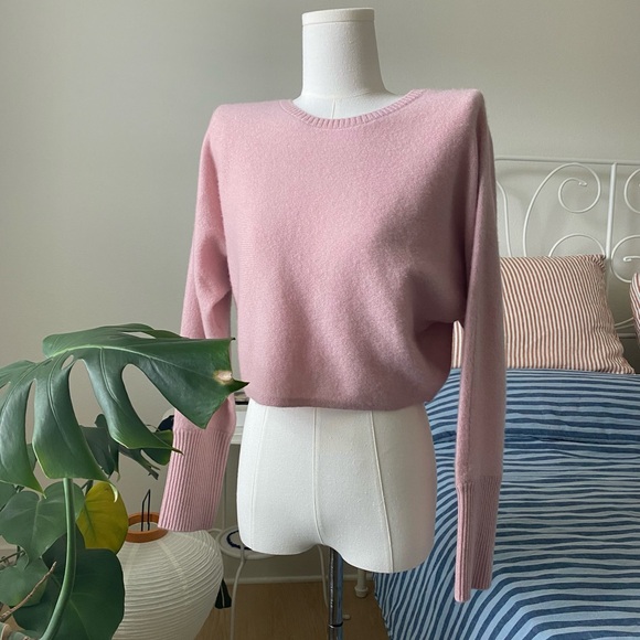 NWT Banana Republic Lightweight Cashmere Twist-Back Sweater 'Dusty Rose Pink' XS - Picture 2 of 9